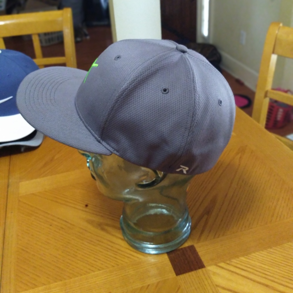 Baseball cap - Picture 3 of 3